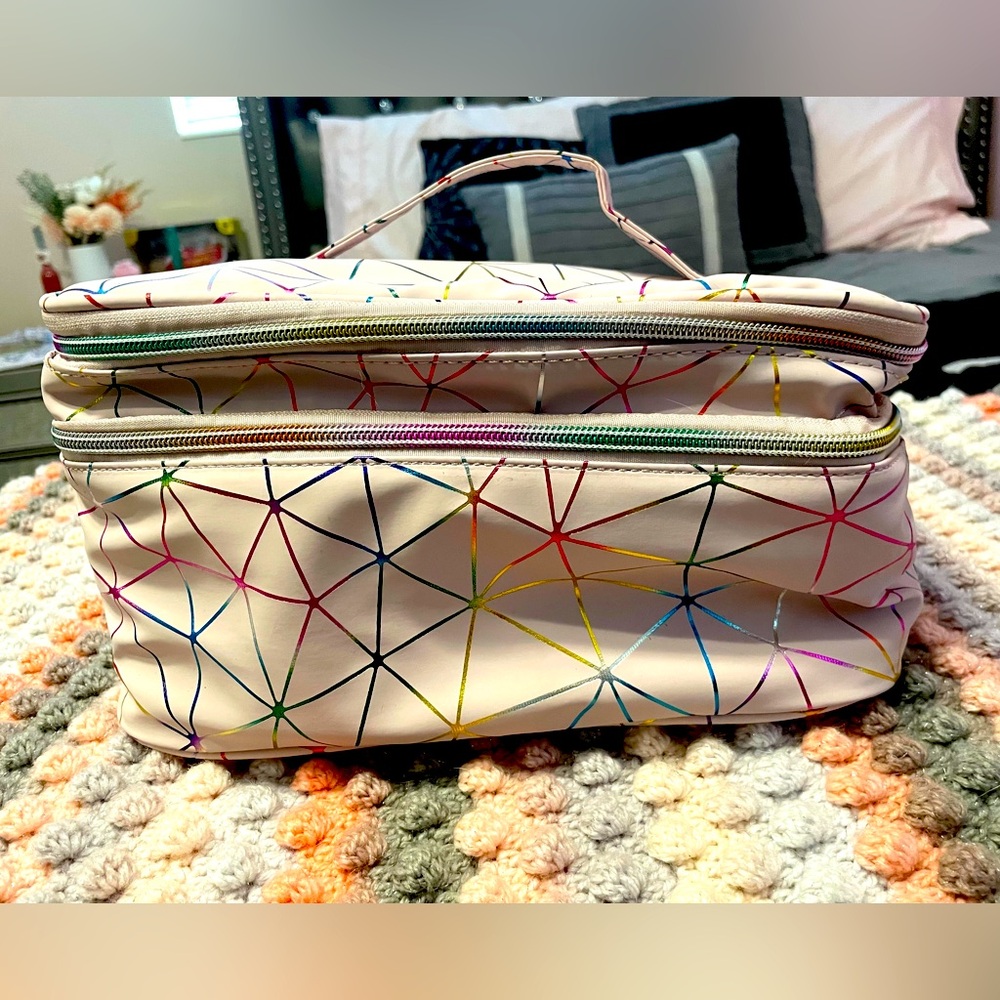 Travel makeup bag